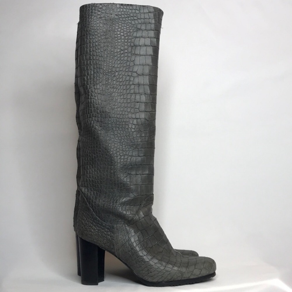 Stuart Weitzman Grey Crocodile Boots sz 7.5 EUC